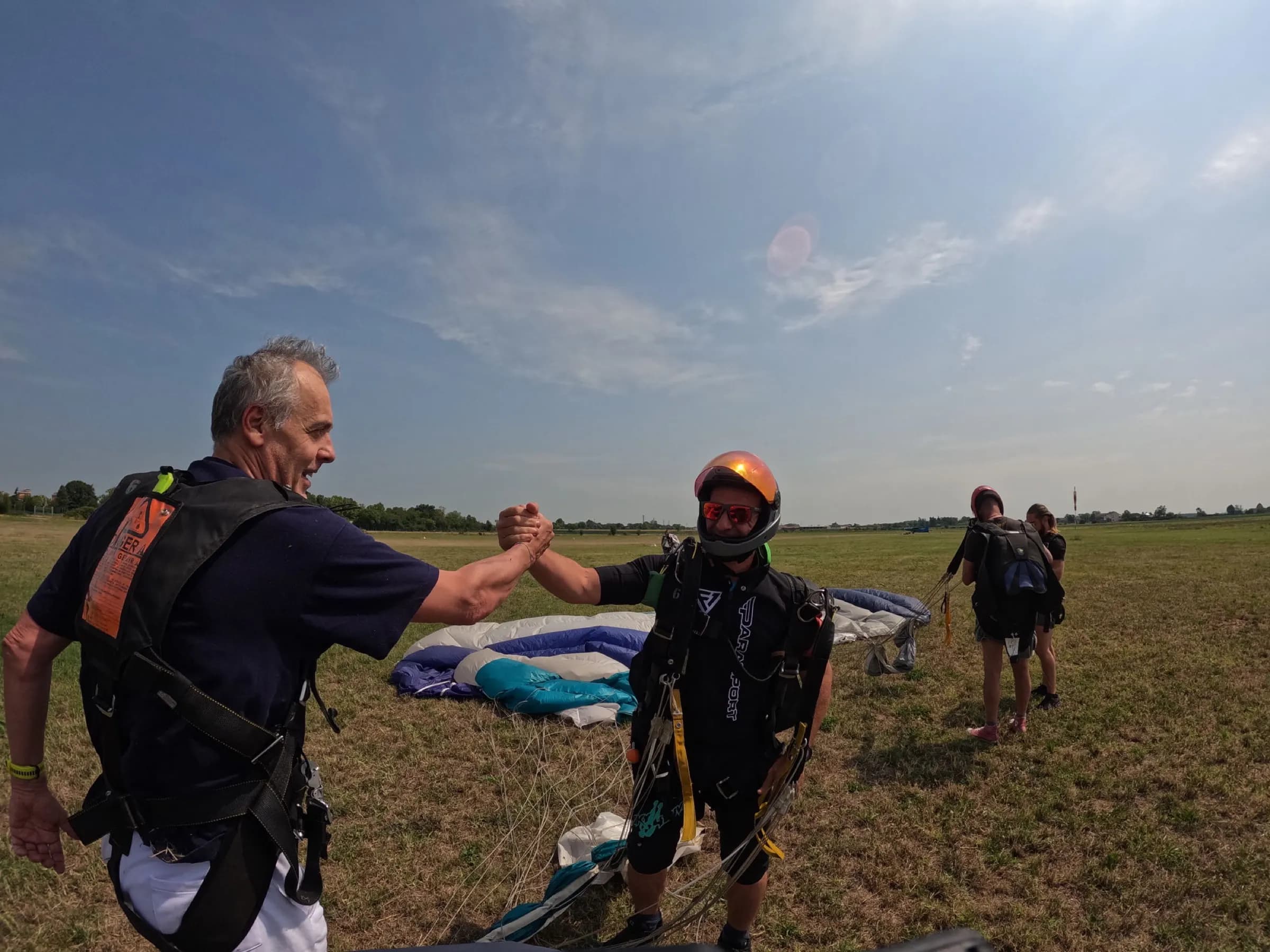 Skydiving near Milan: how to plan a day trip from the city