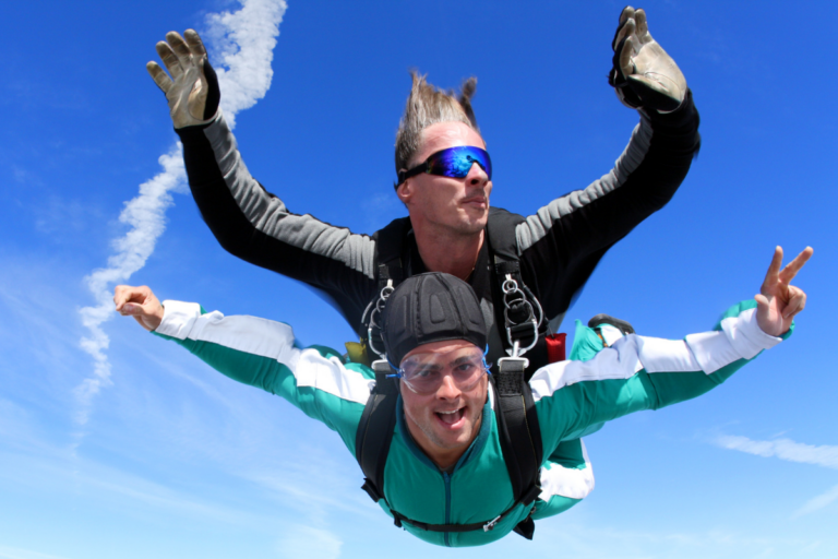 Paracadutismo tandem cos’è e cosa significa davvero Accademia di Paracadutismo